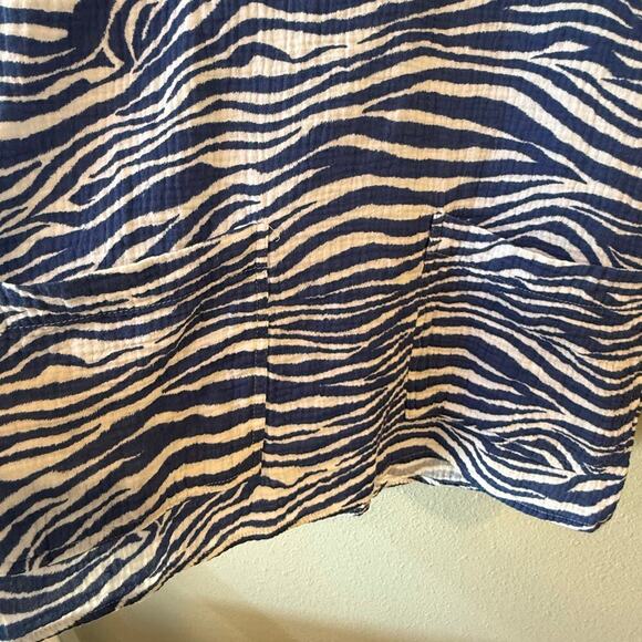 C&C California Cotton 3/4 Sleeve Blue & White Women's Top size Large - Picture 7 of 9